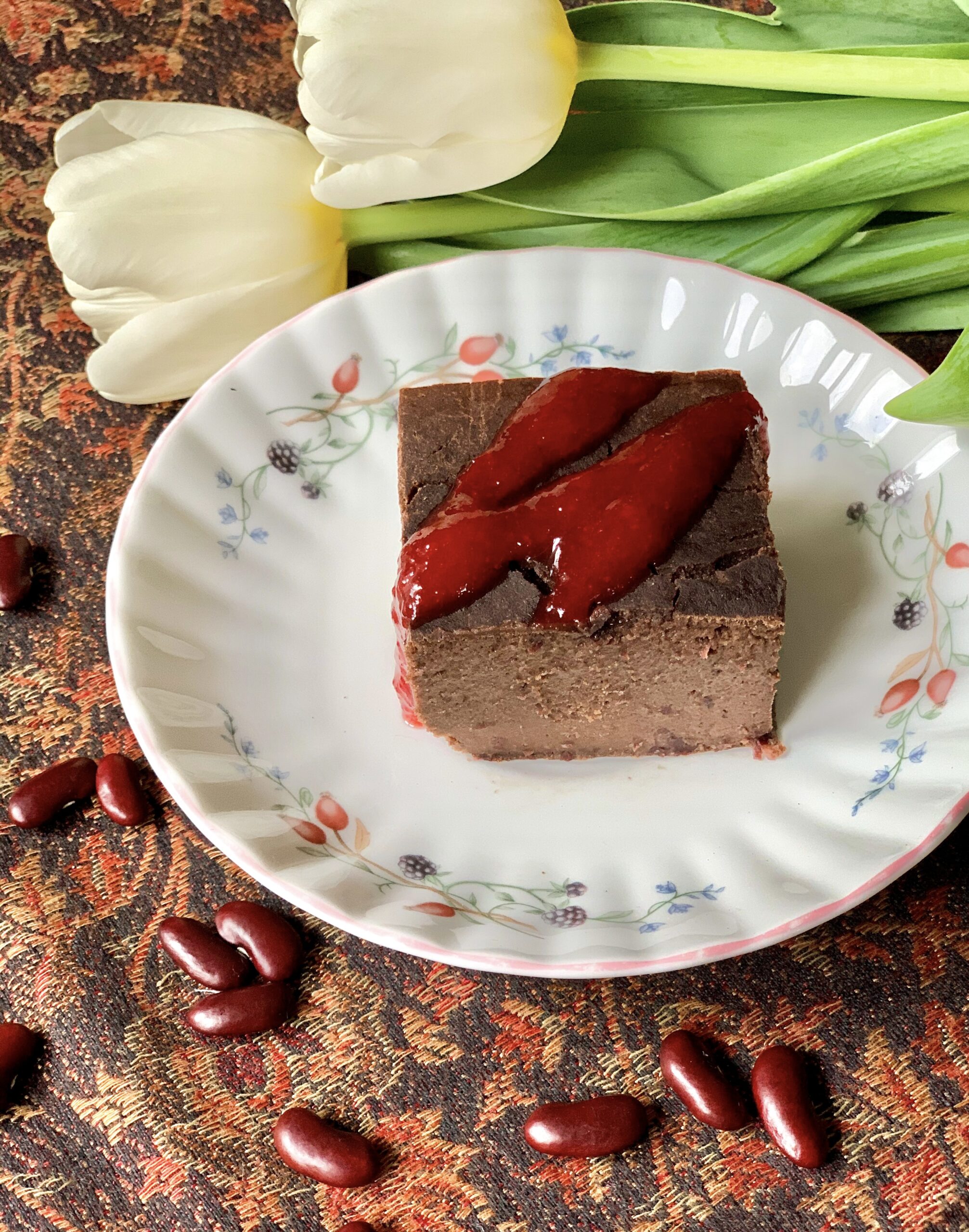 Read more about the article BROWNIE Z FASOLI Z NUTĄ TAHIINI