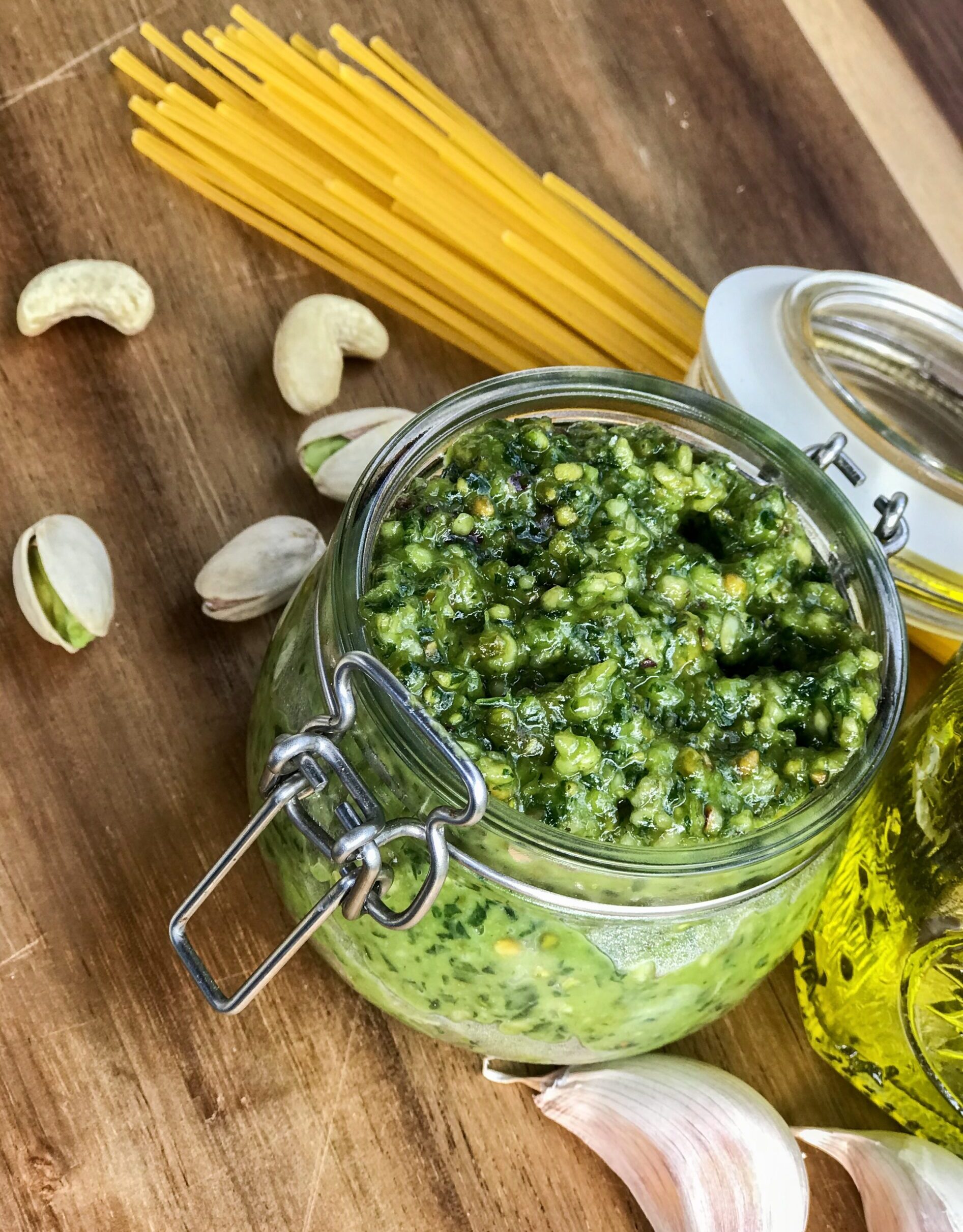 Read more about the article PESTO Z PIETRUSZKI
